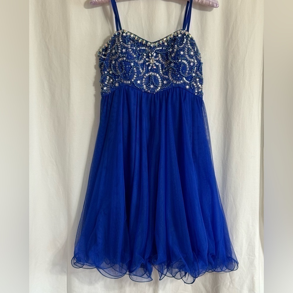 Beautiful strapless formal dress